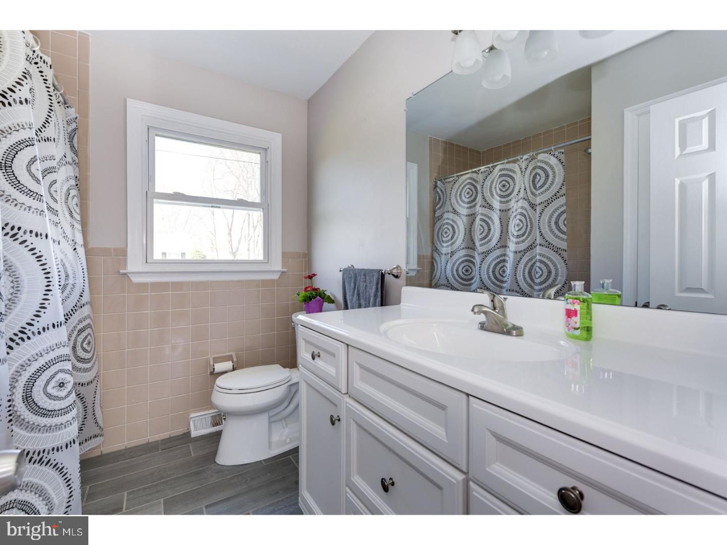 16 Oxford Road Marlton, NJ 08053 - Photo 11 of 17