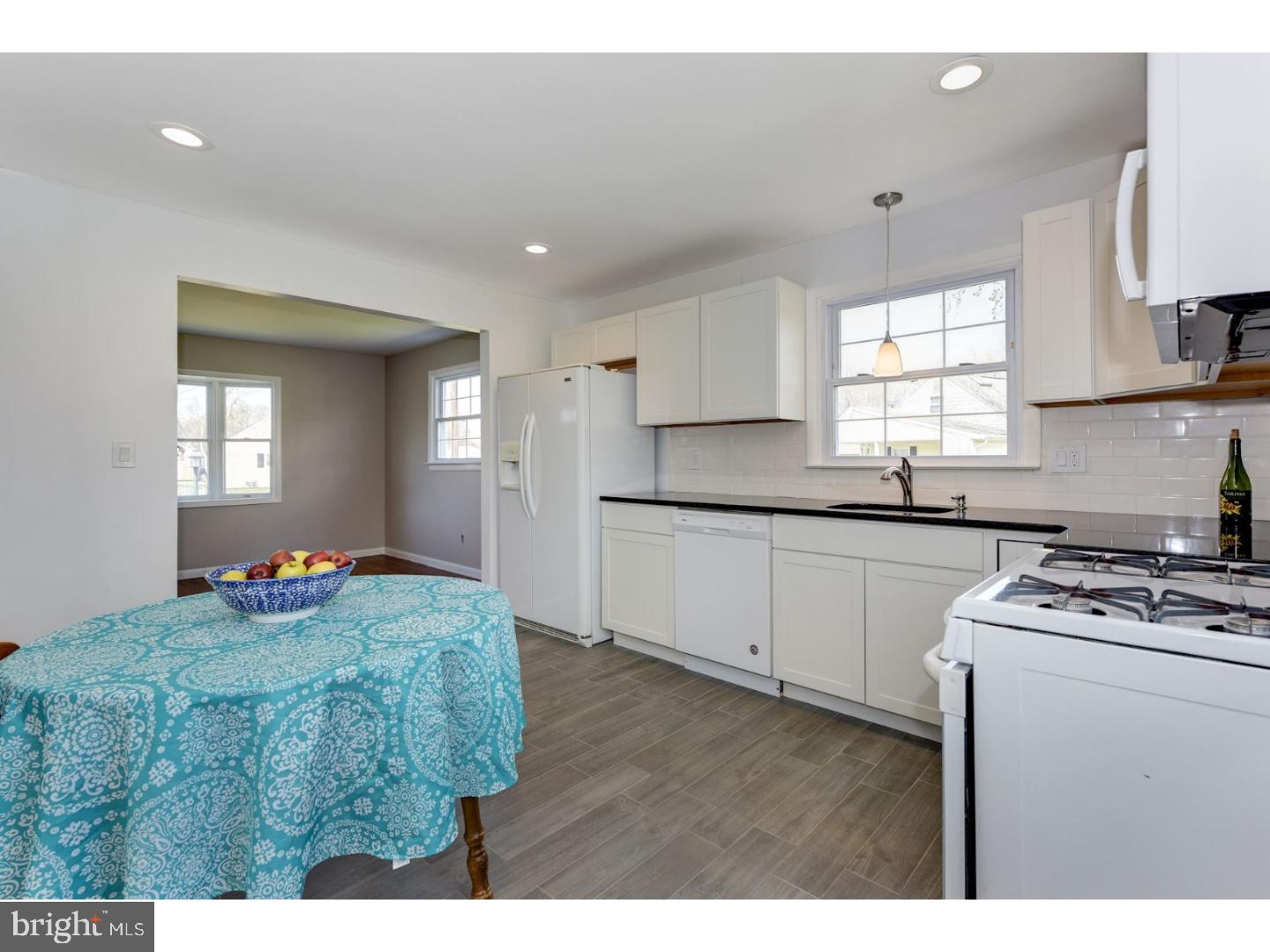 16 Oxford Road Marlton, NJ 08053 - Photo 4 of 17