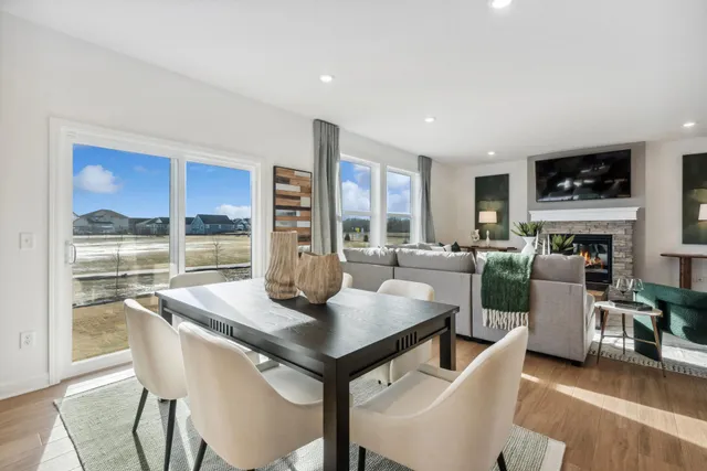 $639,905 | 1940 Tamarack Road, Chaska, MN 55318