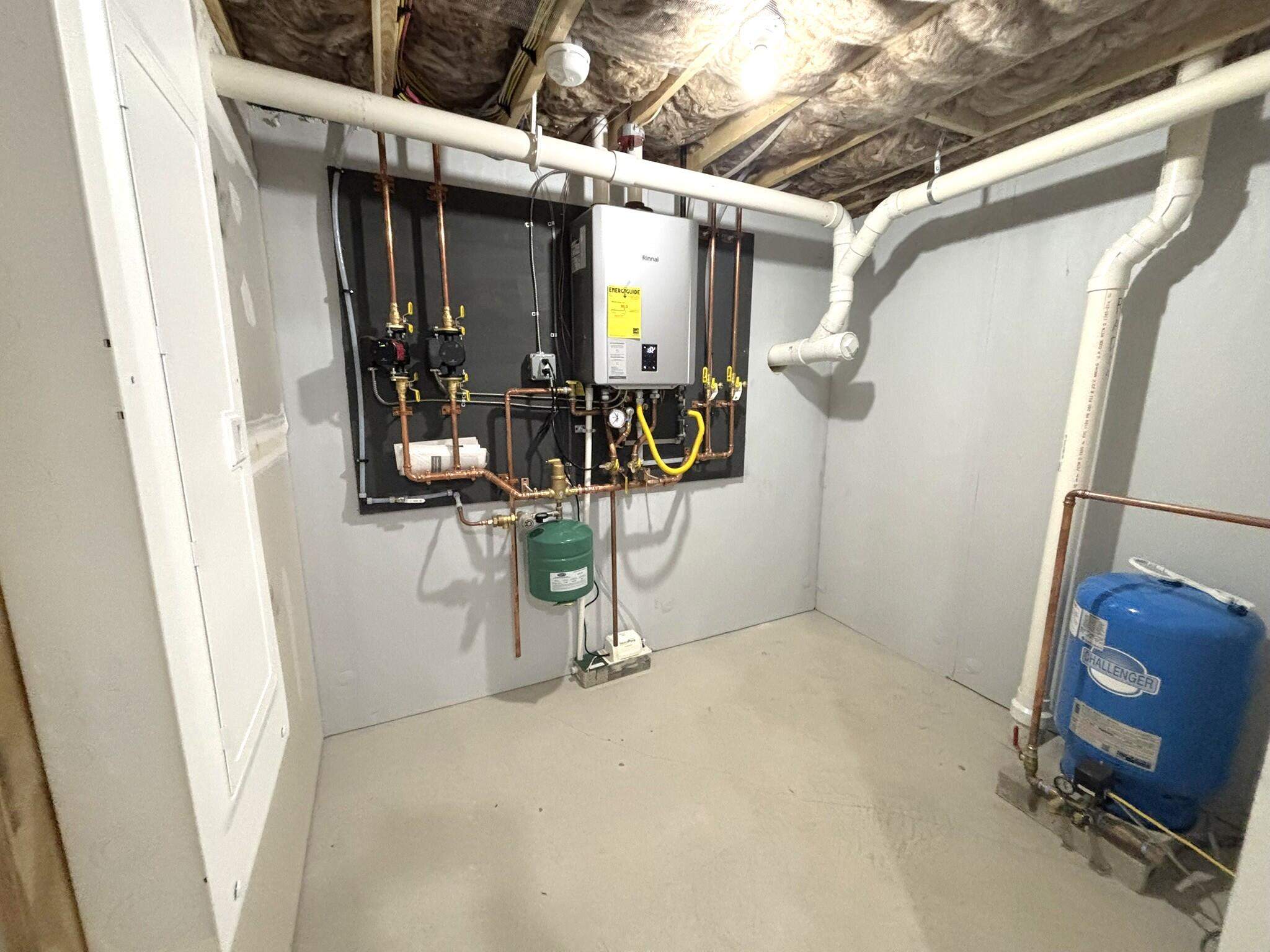 8 Hatch Road Lisbon, ME 04250 - Photo 28 of 35 Utility Room
