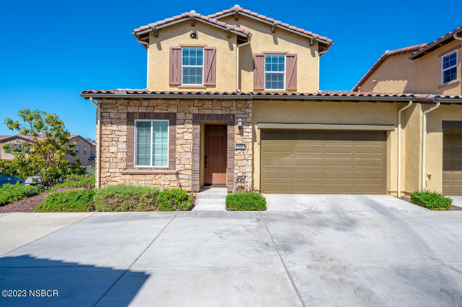 625 Agapanthus Way Santa Maria, CA 93455 - Photo 1 of 37 a front view of a house with garden
