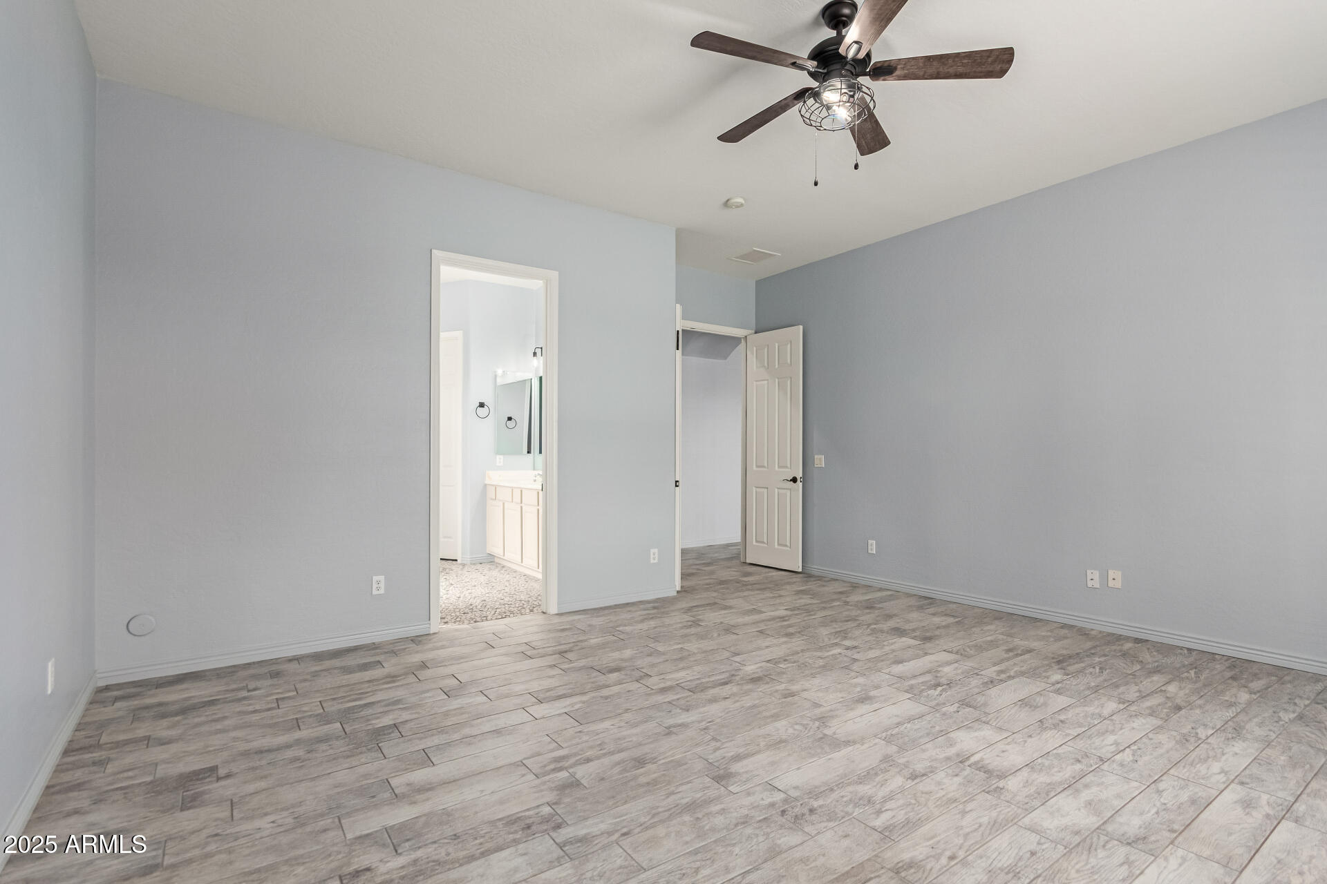 3054 South Colonial Street Gilbert, AZ 85295 - Photo 11 of 29 a view of an empty room