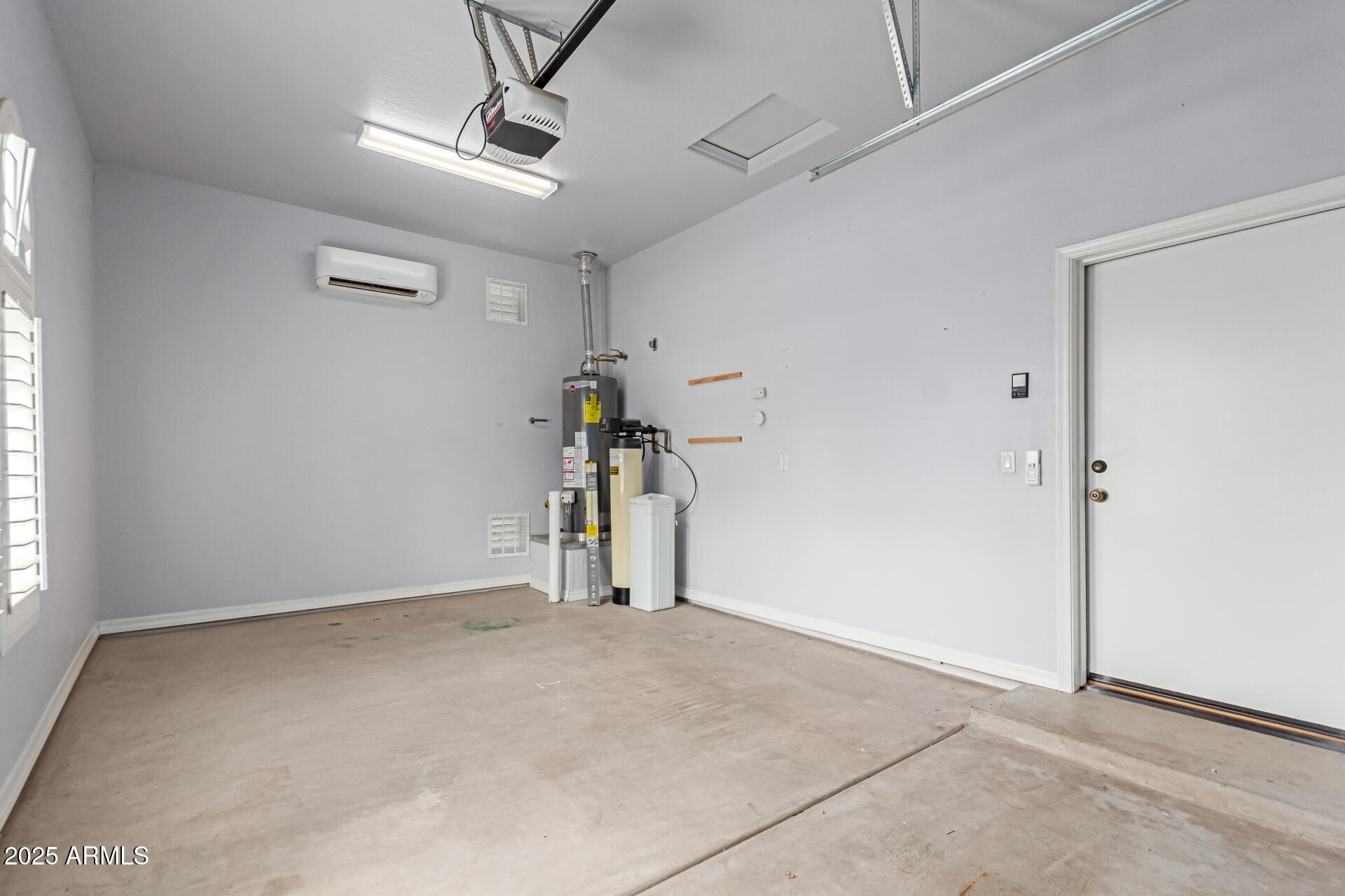 3054 South Colonial Street Gilbert, AZ 85295 - Photo 23 of 29 a view of empty room