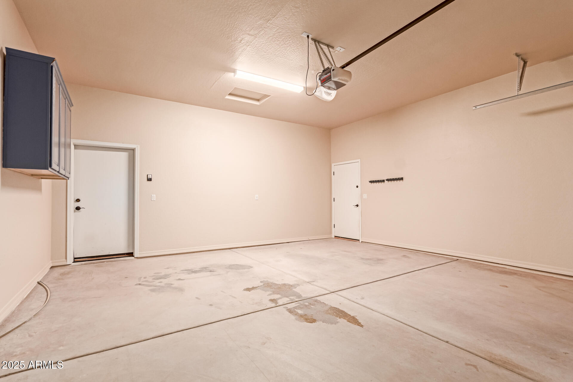 3054 South Colonial Street Gilbert, AZ 85295 - Photo 24 of 29 a view of an empty room