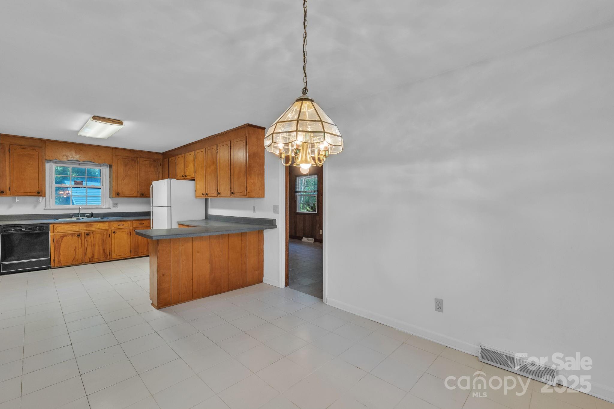 5300 Nevin Road Charlotte, NC 28269 - Photo 11 of 35 Gallery Image 11