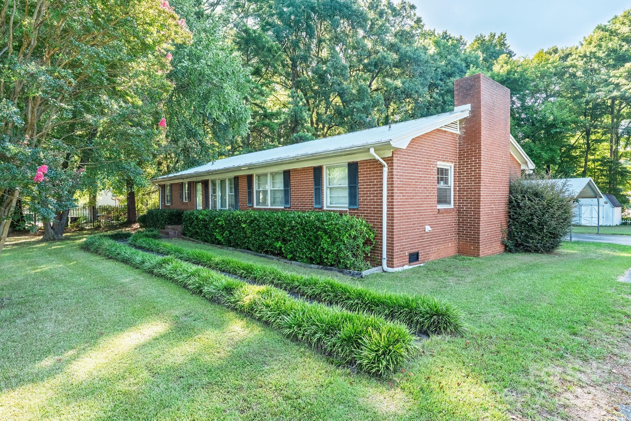 5300 Nevin Road Charlotte, NC 28269 - Photo 2 of 35 Gallery Image 2