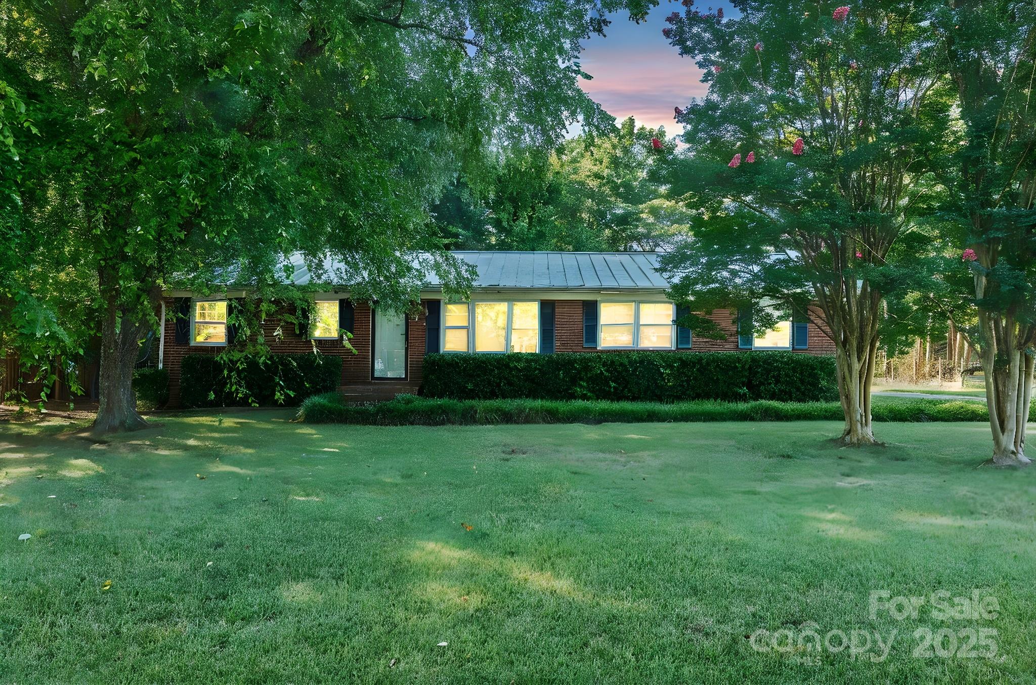 5300 Nevin Road Charlotte, NC 28269 - Photo 4 of 35 Gallery Image 4