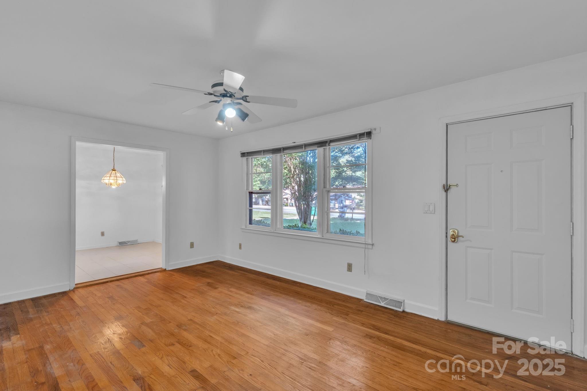 5300 Nevin Road Charlotte, NC 28269 - Photo 6 of 35 Gallery Image 6