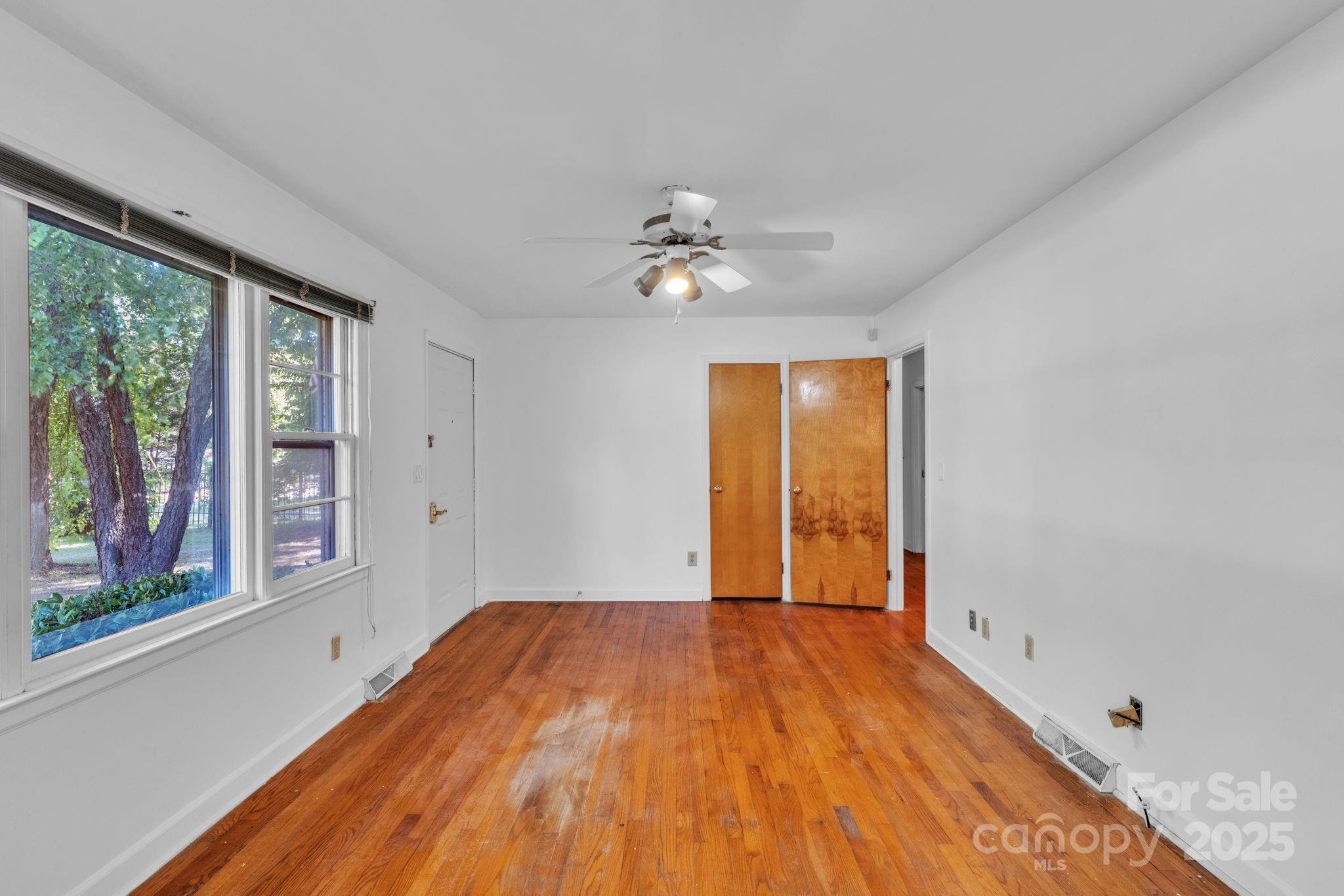 5300 Nevin Road Charlotte, NC 28269 - Photo 7 of 35 Gallery Image 7