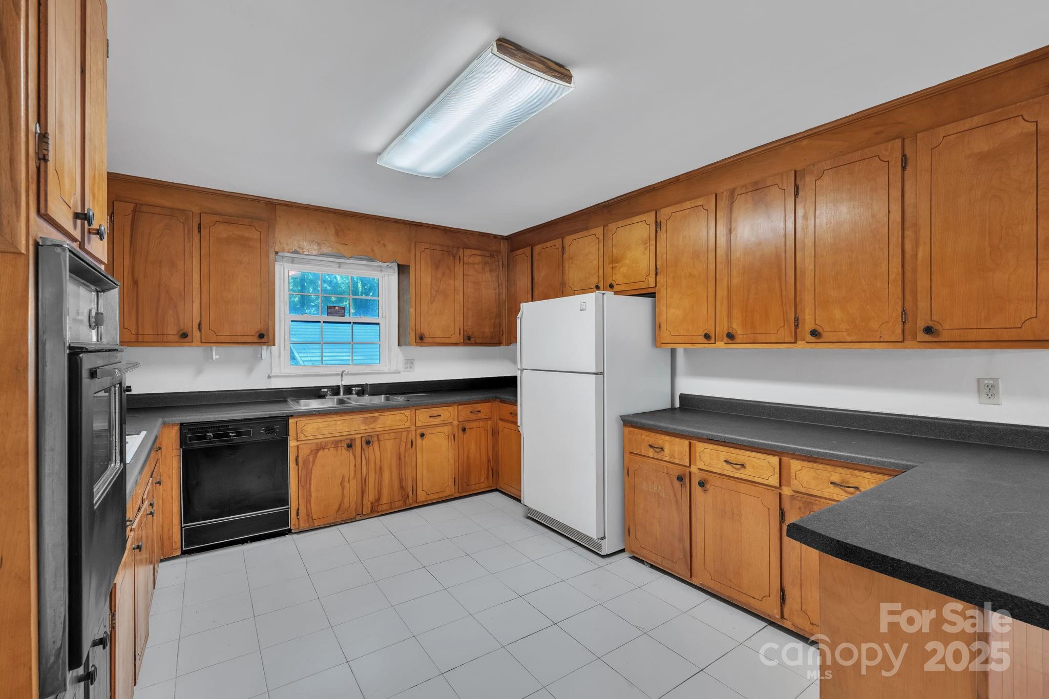 5300 Nevin Road Charlotte, NC 28269 - Photo 8 of 35 Gallery Image 8