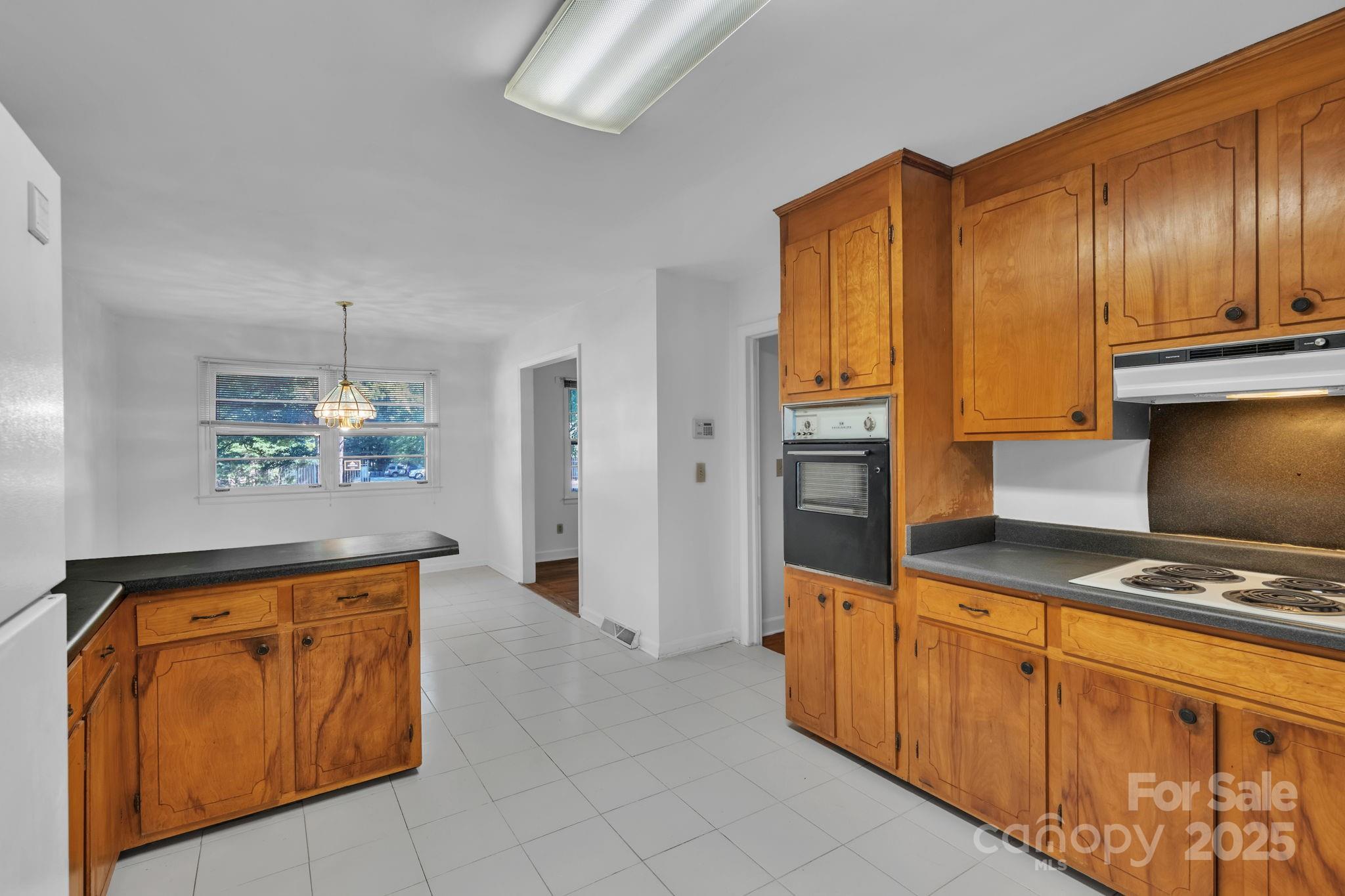 5300 Nevin Road Charlotte, NC 28269 - Photo 10 of 35 Gallery Image 10