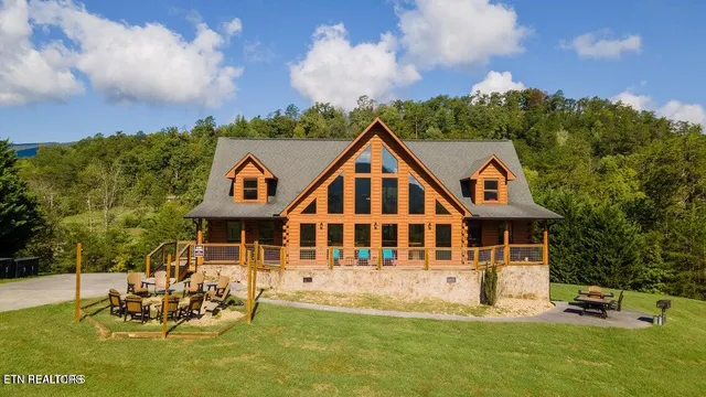 $1,475,000 | 2715 Dayne Drive, Sevierville, TN 37876