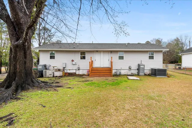 $209,300 | 406 Butler Street, St. Matthews, SC 29135