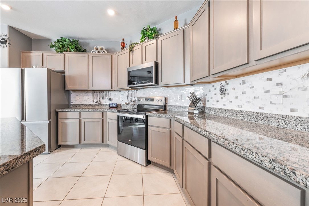 675 Turtleback Fls Avenue Indian Springs, NV 89018 - Photo 13 of 63