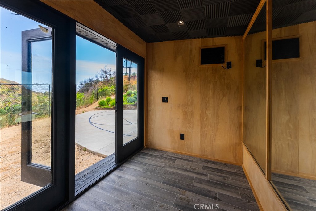 21656 Las Flores Heights Road Malibu, CA 90265 - Photo 67 of 71 Retreat space in lower yard