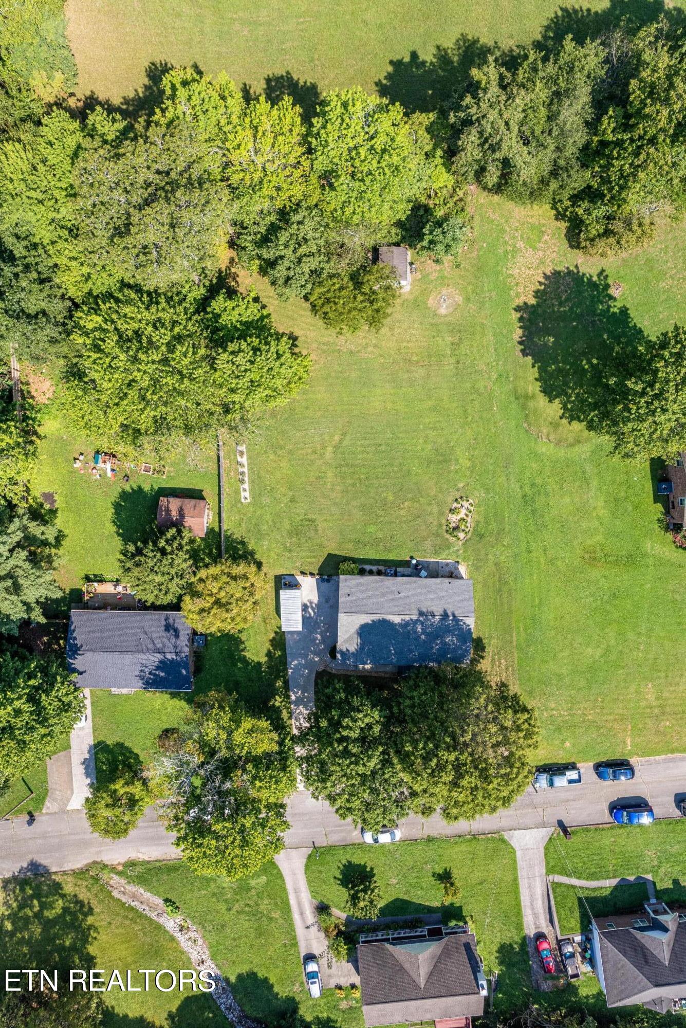 217 Gladwood Road Clinton, TN 37716 - Photo 6 of 31 DJI_0514
