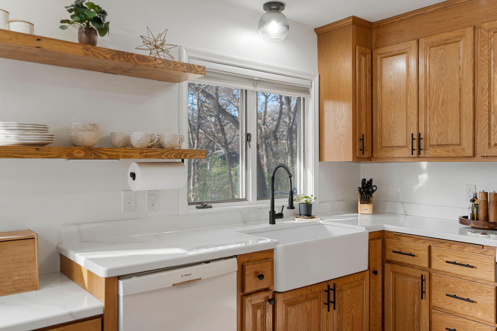 8125 Lea Road Bloomington, MN 55438 - Photo 9 of 49 Gallery Image 9