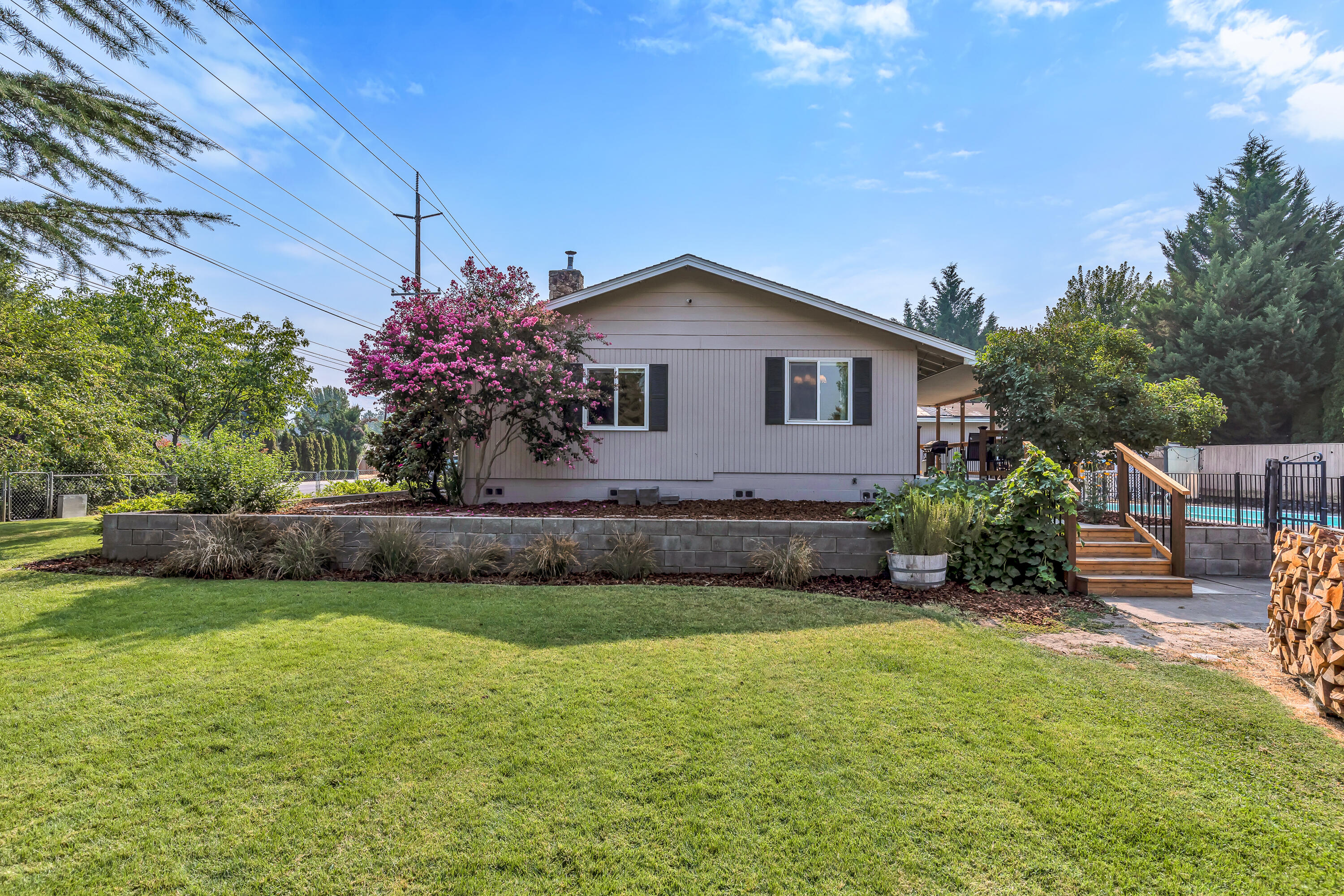 2736 Lone Pine Road Medford, OR 97504 - Photo 43 of 47 9R9A1381
