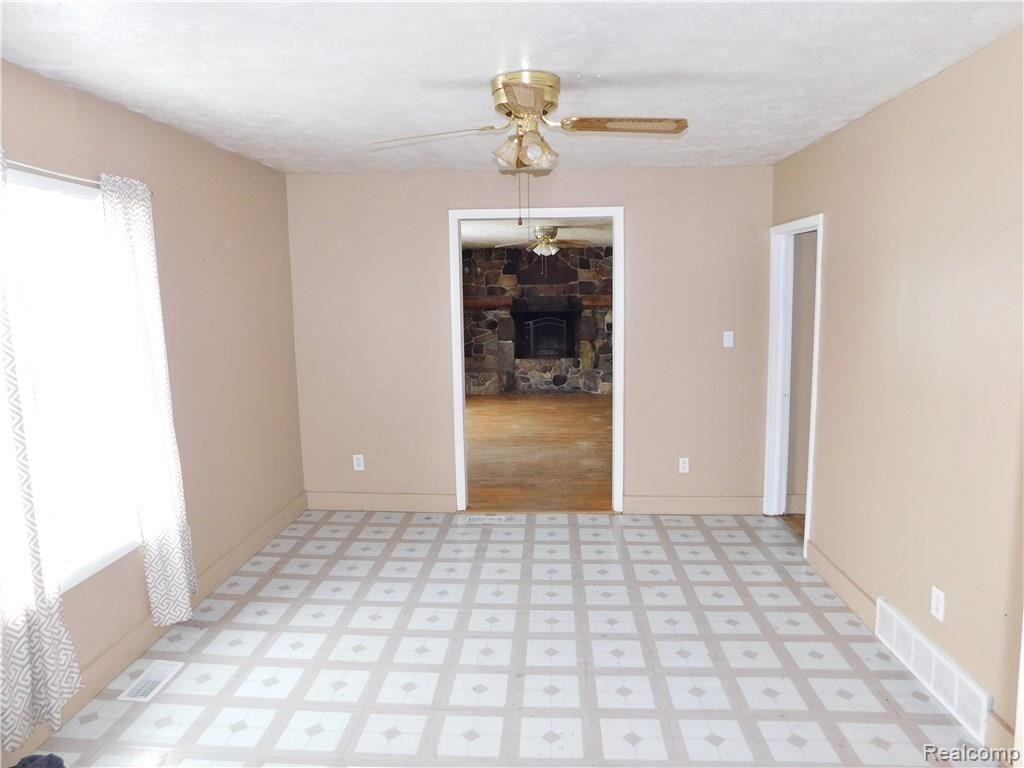 3347 Obrien Road Stockbridge, MI 49285 - Photo 2 of 7 DSCN0129.JPG
