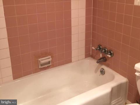 2710 Macomb Street Northwest, Unit 204 Washington, DC 20008 - Photo 15 of 15 Bath