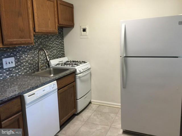 2710 Macomb Street Northwest, Unit 204 Washington, DC 20008 - Photo 6 of 15 Kitchen