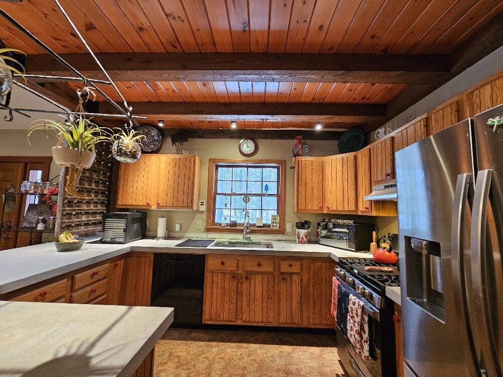 558 Castle Island Road Mount Vernon, ME 04352 - Photo 16 of 97 New refrigerator and gas stove