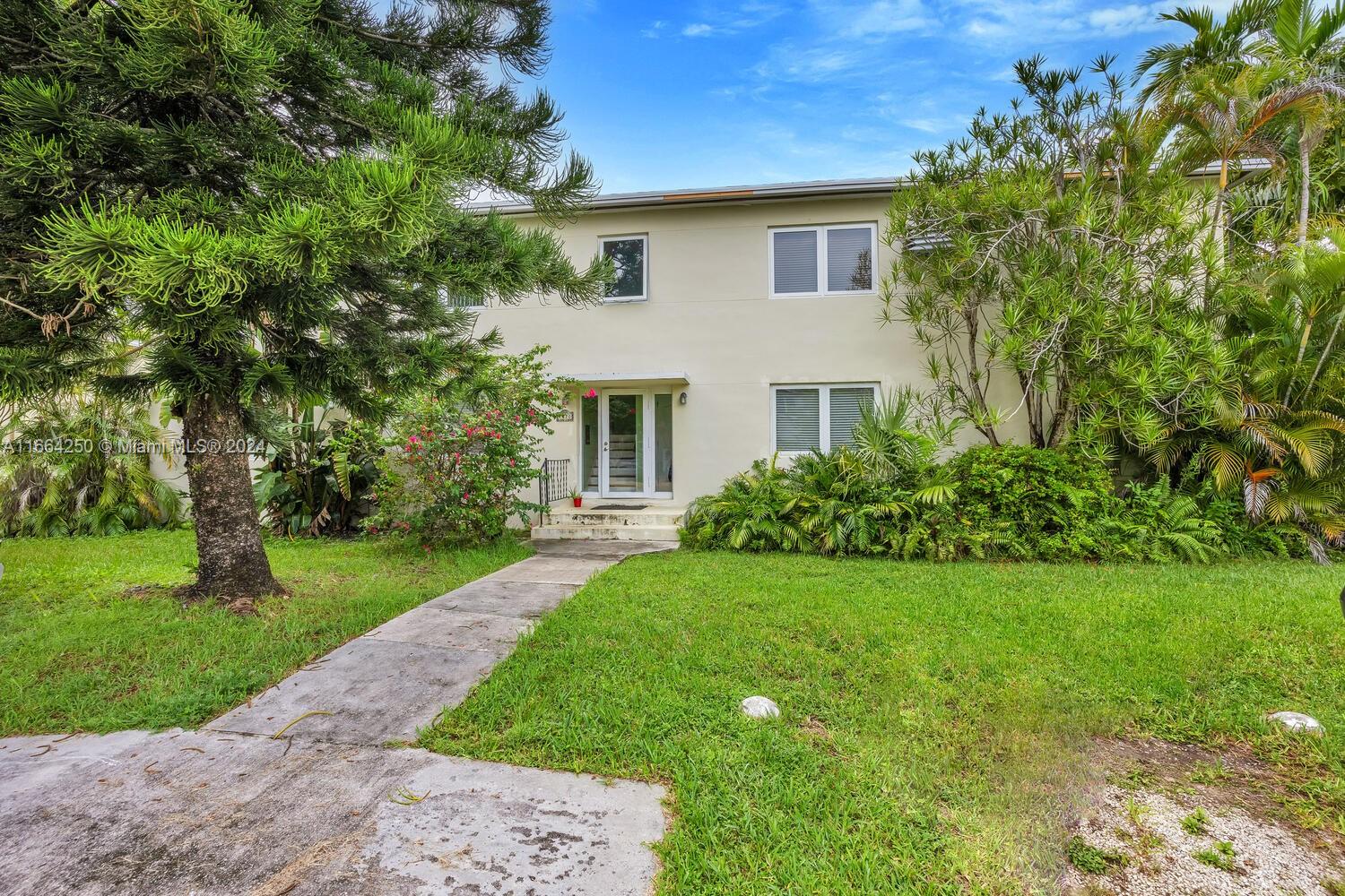 7620 Southwest 55th Avenue, Unit B Miami, FL 33143 - Photo 1 of 14