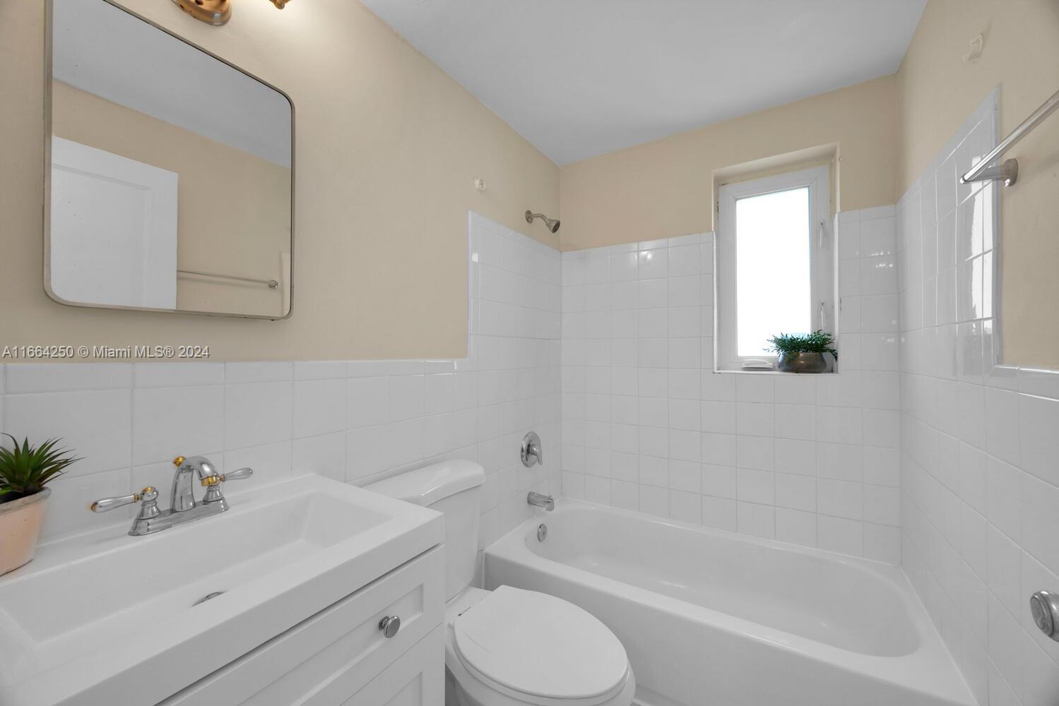 7620 Southwest 55th Avenue, Unit B Miami, FL 33143 - Photo 11 of 14