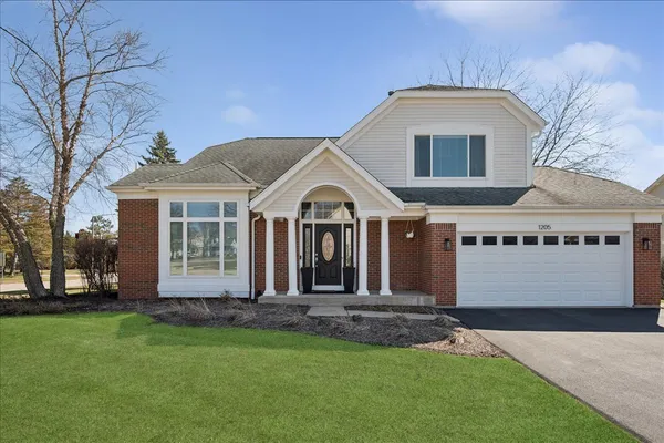 $700,000 | 1205 Stratford Court, Lake Zurich, IL 60047