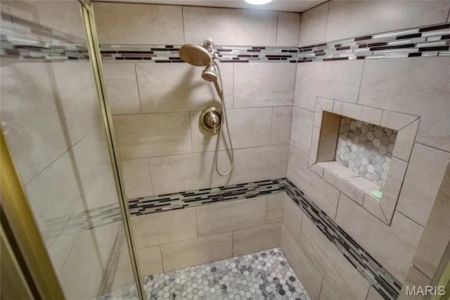 $235,000 | 5504 Ladue Drive, Godfrey, IL 62035