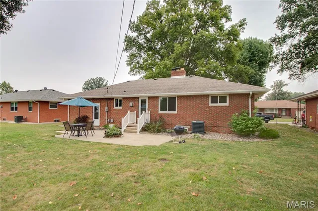 $235,000 | 5504 Ladue Drive, Godfrey, IL 62035
