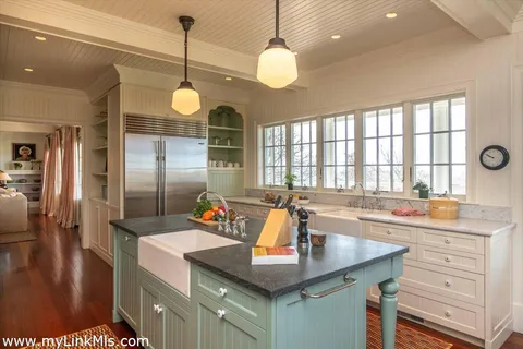 $9,995,000 | 25 Lelands Path, Edgartown, MA 02539