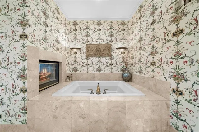 $5,499,999 | 5835 West 167th Street, Stilwell, KS 66085