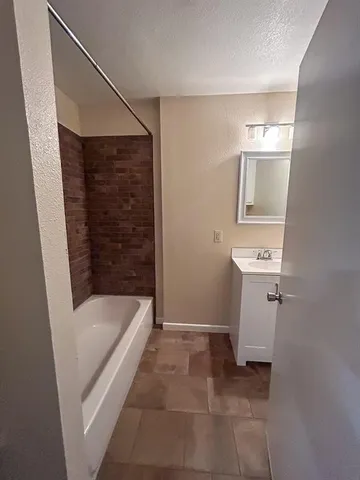 $1,450 | 105 Laguna Vista Court, Chico, TX 76431