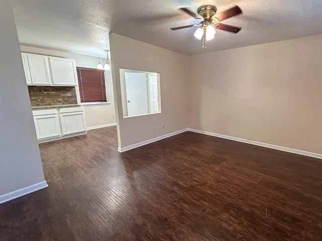 $1,450 | 105 Laguna Vista Court, Chico, TX 76431