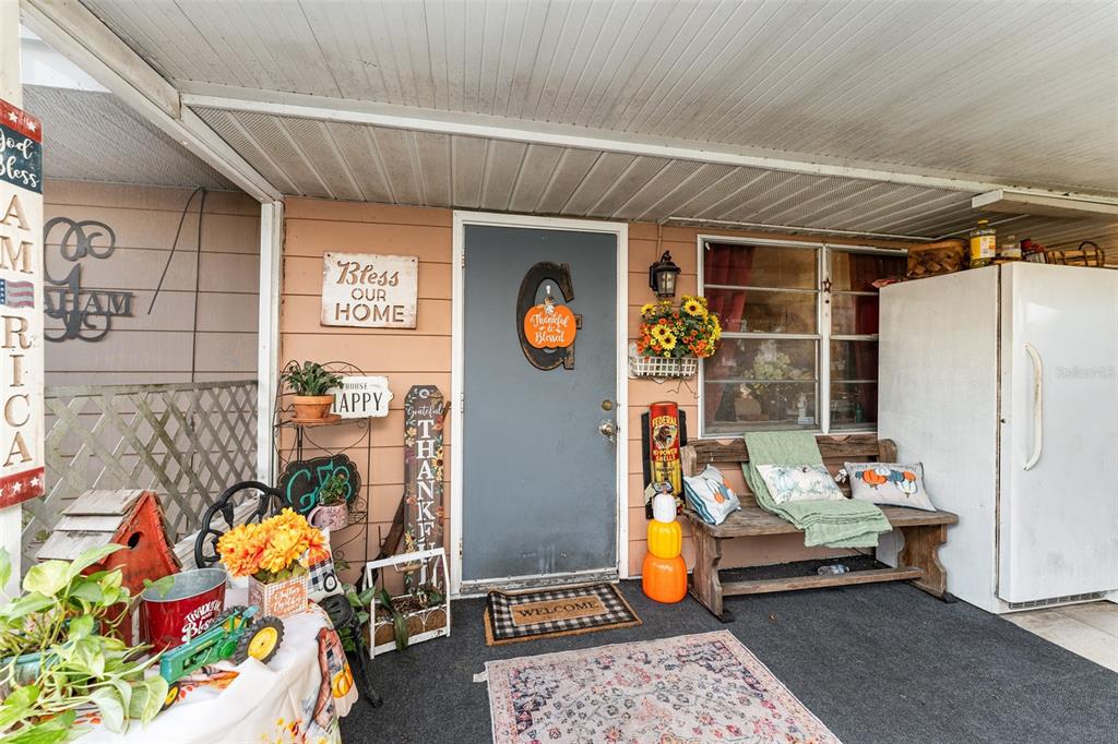 910 Bumby Lane Wauchula, FL 33873 - Photo 3 of 37 a bedroom with furniture and toys