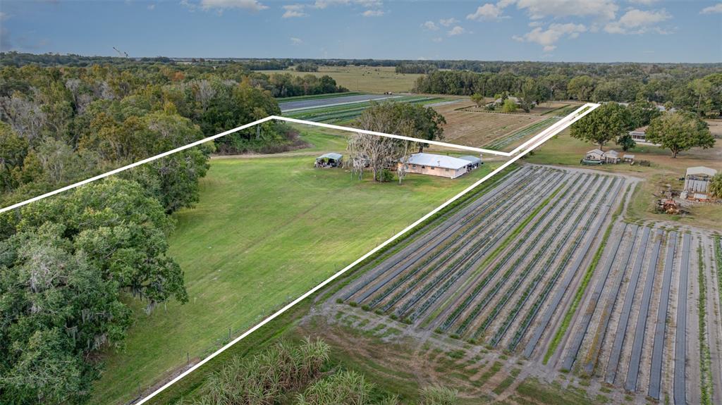 910 Bumby Lane Wauchula, FL 33873 - Photo 32 of 37 a view of a balcony with an outdoor space