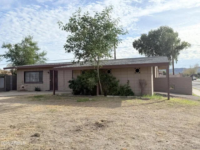 $1,695 | 617 West Minton Street, Phoenix, AZ 85041