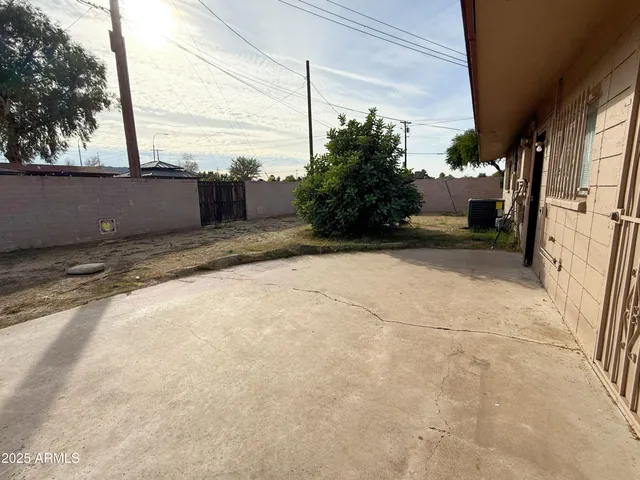 $1,695 | 617 West Minton Street, Phoenix, AZ 85041