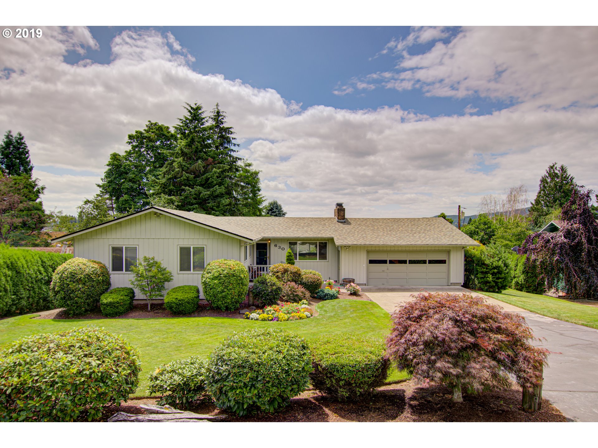 630 Meadow View Road Forest Grove, OR 97116 - Photo 2 of 32 Gallery Image 2