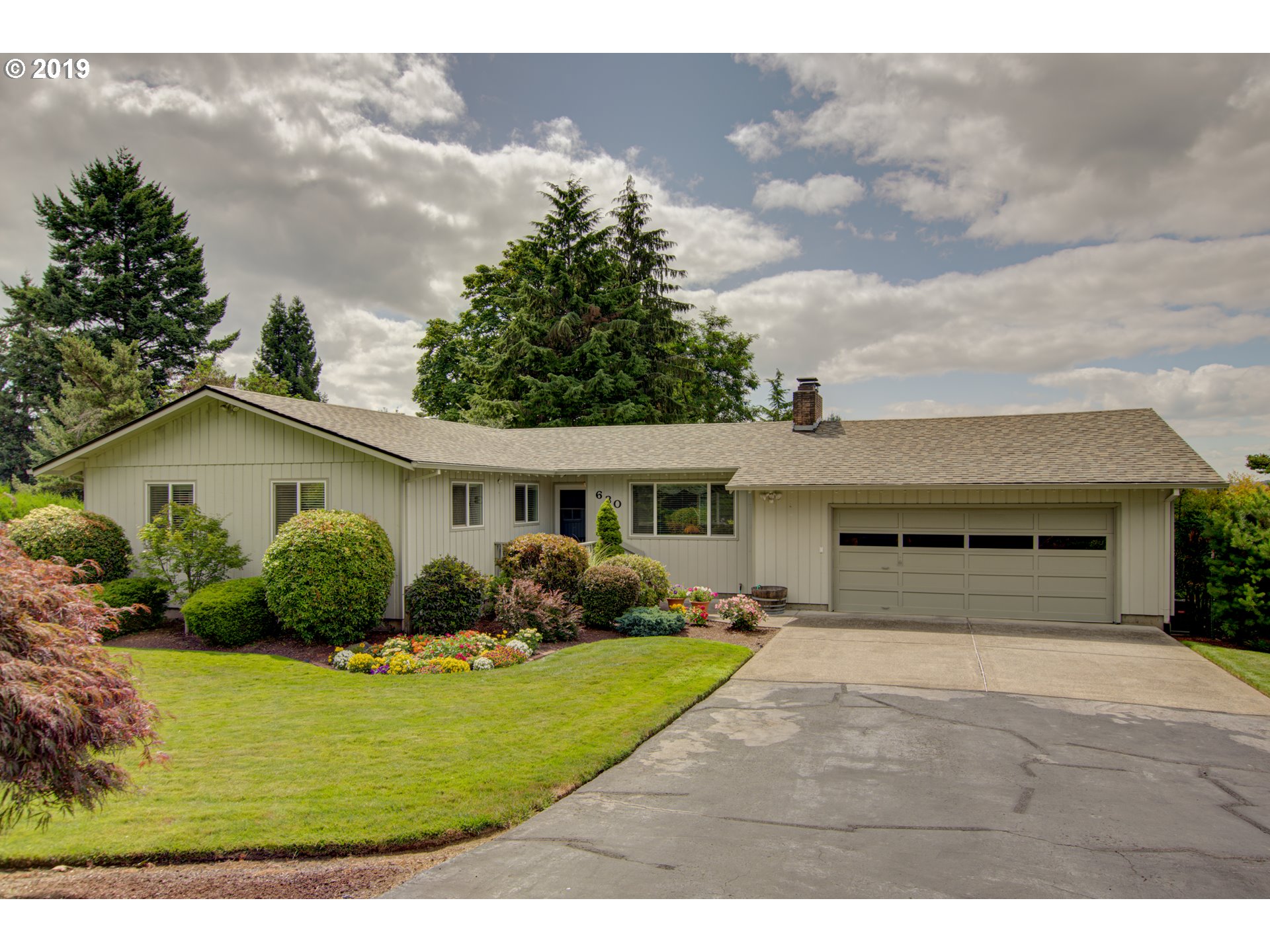 630 Meadow View Road Forest Grove, OR 97116 - Photo 3 of 32 Gallery Image 3