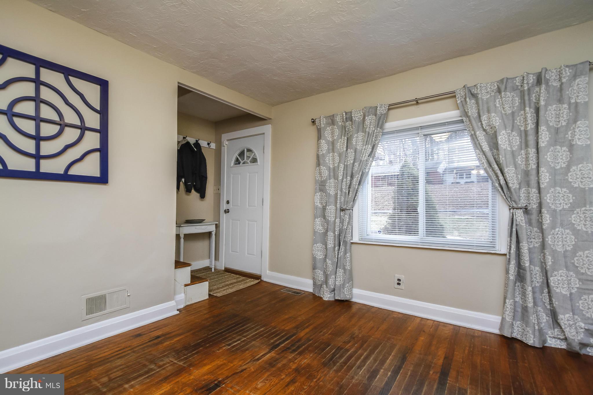 2134 Nicodemus Road Westminster, MD 21157 - Photo 24 of 29 Living Room