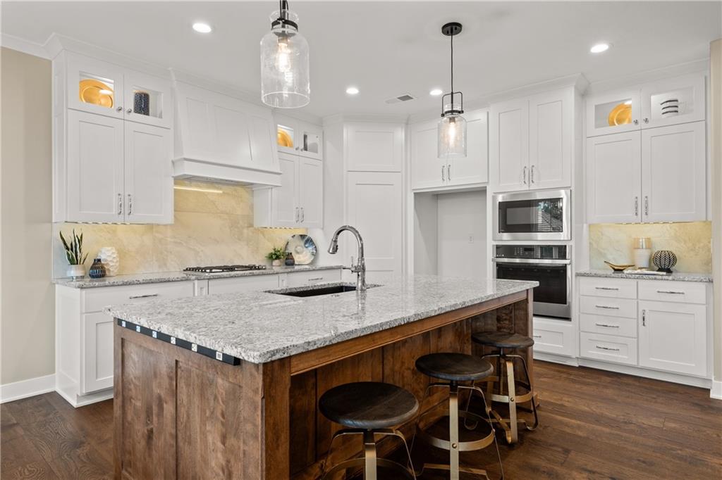 4367 Northeast Hideaway Drive Lee's Summit, MO 64064 - Photo 12 of 45