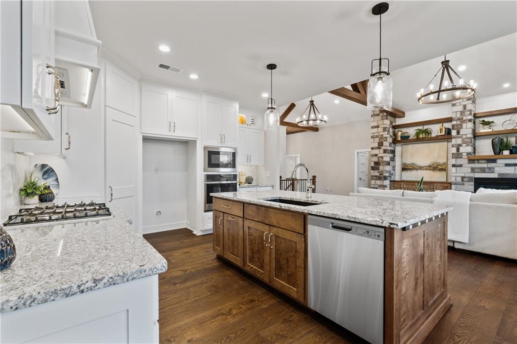 4367 Northeast Hideaway Drive Lee's Summit, MO 64064 - Photo 14 of 45