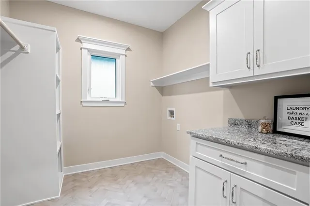 $689,900 | 4367 Northeast Hideaway Drive, Lee's Summit, MO 64064