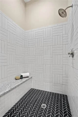 $689,900 | 4367 Northeast Hideaway Drive, Lee's Summit, MO 64064