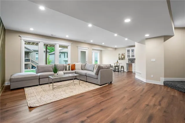 $689,900 | 4367 Northeast Hideaway Drive, Lee's Summit, MO 64064