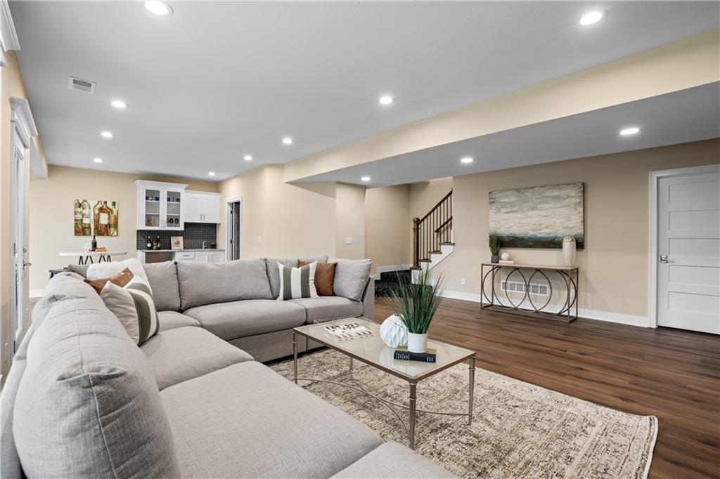 4367 Northeast Hideaway Drive Lee's Summit, MO 64064 - Photo 32 of 45