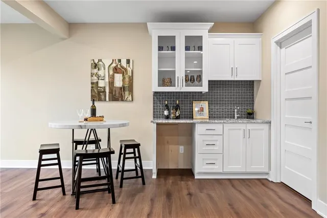 $689,900 | 4367 Northeast Hideaway Drive, Lee's Summit, MO 64064