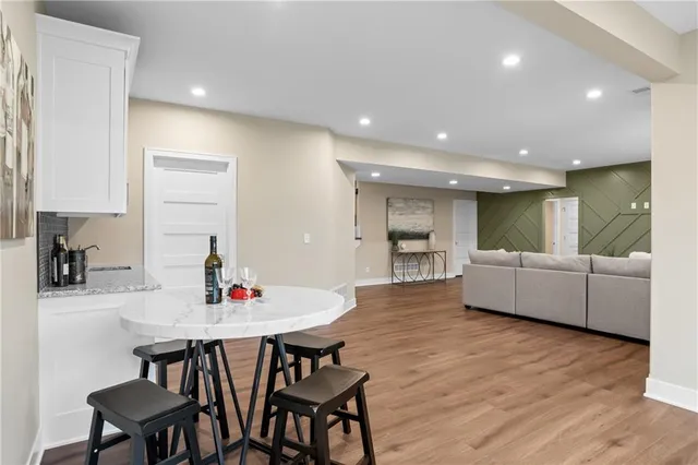 $689,900 | 4367 Northeast Hideaway Drive, Lee's Summit, MO 64064